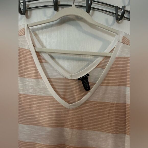 Torrid pink white Striped double V-neck Tee size 2X 2 - Picture 7 of 12